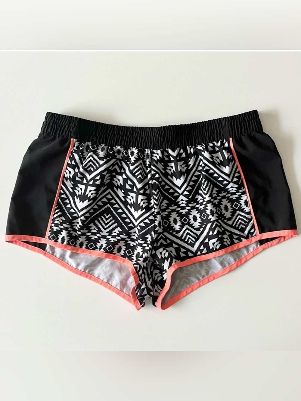 No Boundaries Black White Orange Aztec Print Boho Athletic Active Shorts Size M
